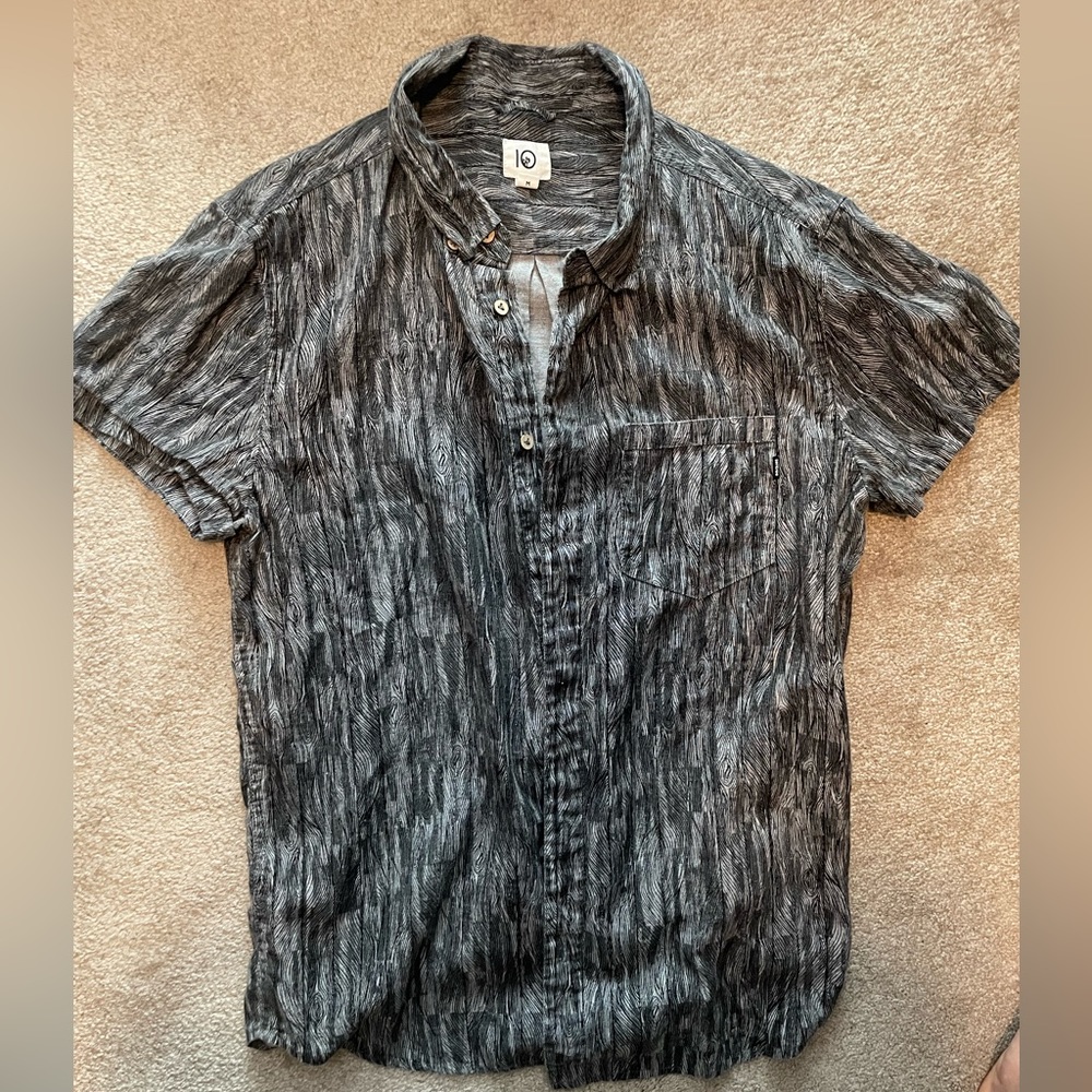 Size M button down short sleeved tee from TenTree